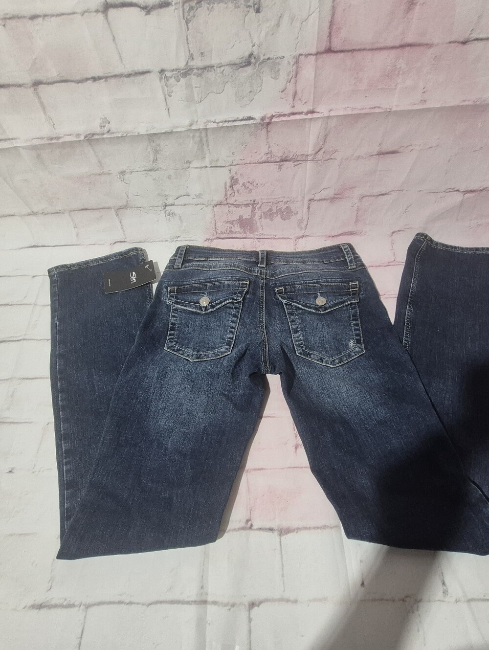 Silver Jeans - Picture 7 of 7